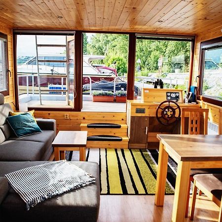 Houseboat Bonanza Prague Hotel Bagian luar foto